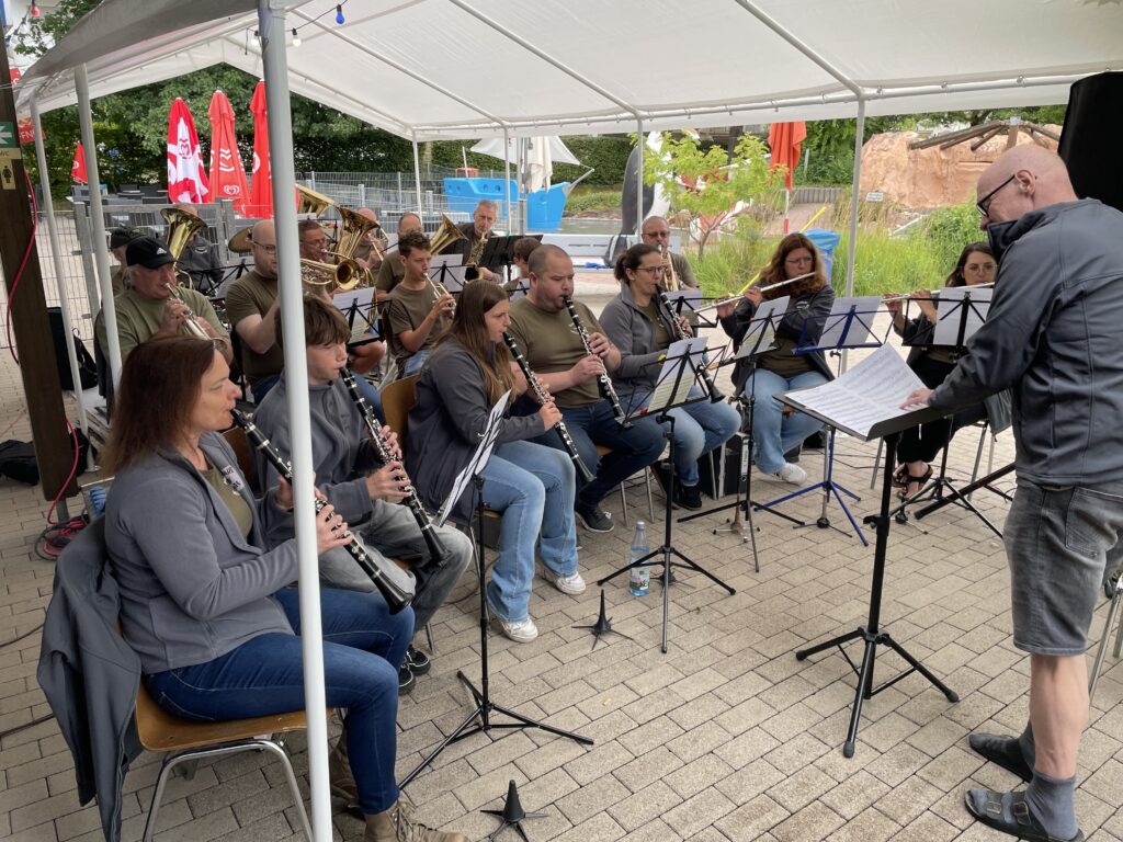 2025-08-03_Jubilaeum-Schwimmbad (1)